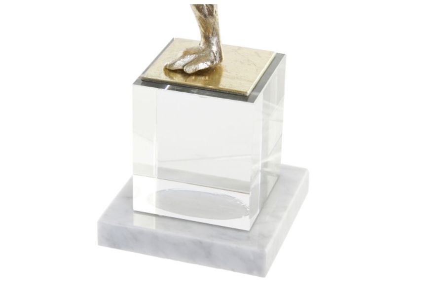 Figura decorativa de gimnasta en resina dorada con base de cristal - Imagen 3